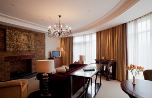 LuxurySuite2