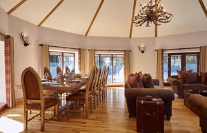 ROUNDEL7537DiningLivingArea