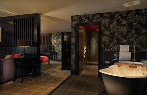 mal aberdeen bedroom 1